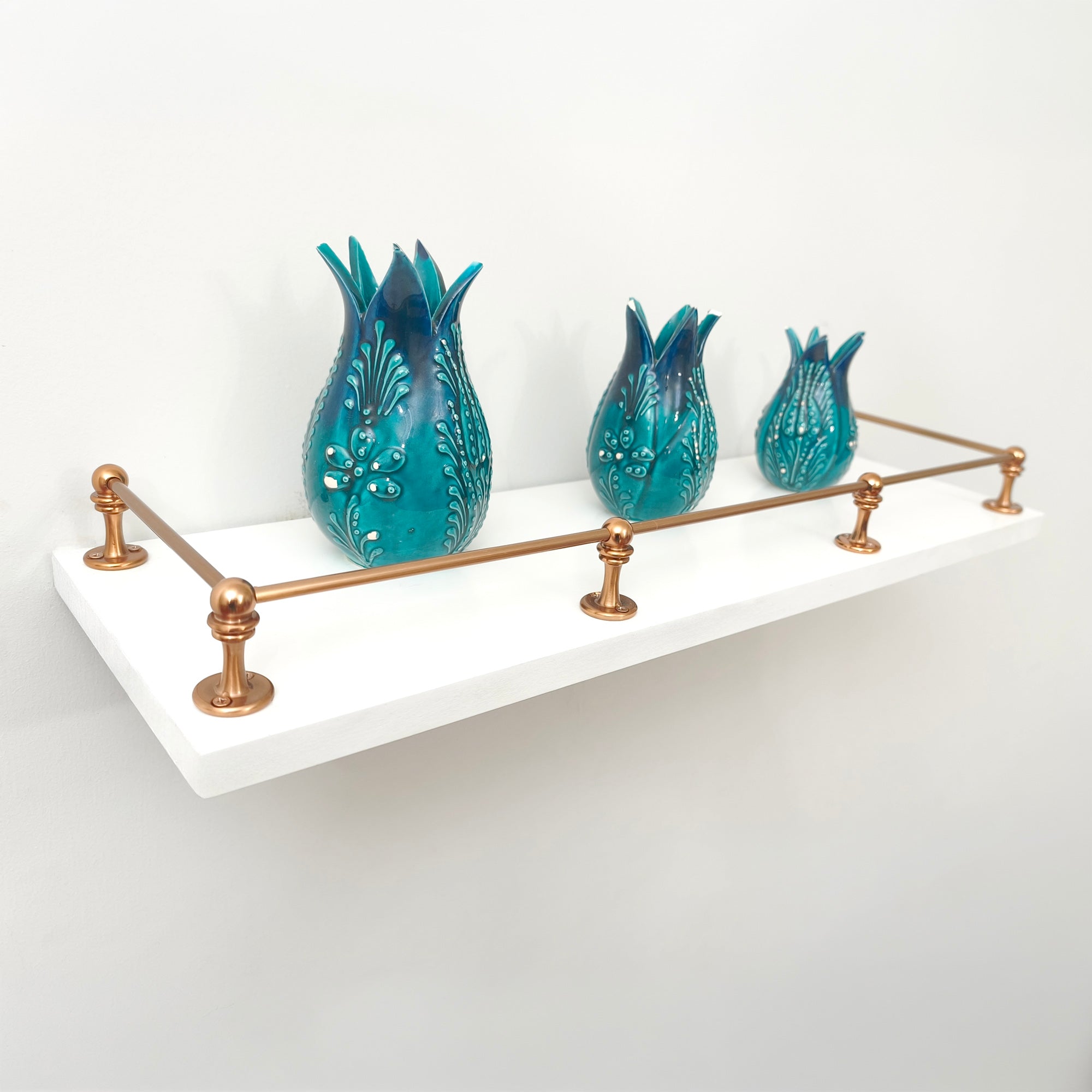 Copper Gallery Rail, Copper Shelf Tipping, Floating Shelf Tipping with Decorative Posts, Rack-Mounted Gallery Rail, Bookshelf