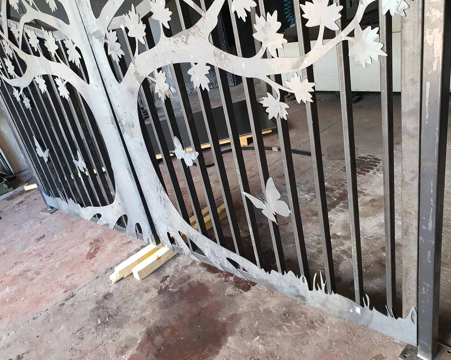 Custom Gate, Metal Garden Gate, Metal Art Accent, Pedestrian Walk Thru Entry, Outdoor, Drive way Gate, Tree Design 10ftx8ft