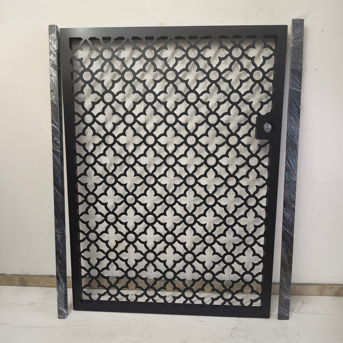 Casablanca Moroccan laser cut metal garden gate in matte black with quatrefoil floral pattern and two steel corner posts